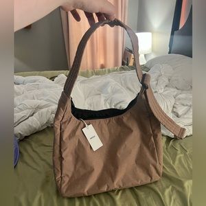 NWT Baggu Nylon Shoulder Bag Taupe